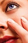 10 consejos para evitar las ojeras y las bolsas en los ojos 10 consejos para evitar las ojeras y las bolsas en los ojos