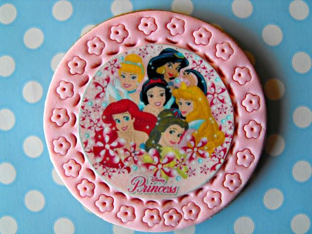 Galletas, piruletas y cupcakes de princesas disney con papel de azúcar y chocotransfer