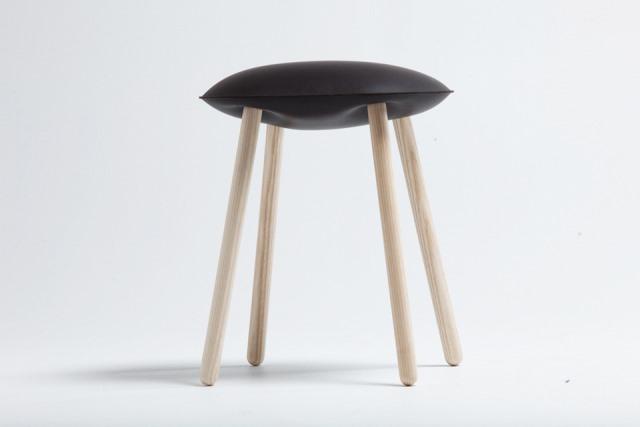 Bloated stool de Damien Gernay Bloated stool de Damien Gernay