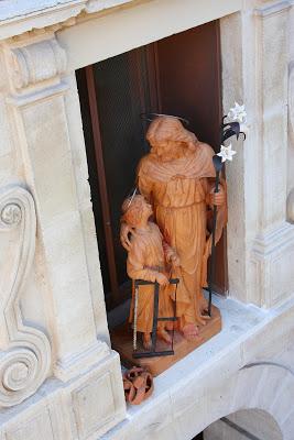 SAN JOSÉ YA OCUPA SU LUGAR EN LA FACHADA DEL SANTUARIO DE NTRO. PADRE JESÚS NAZARENO