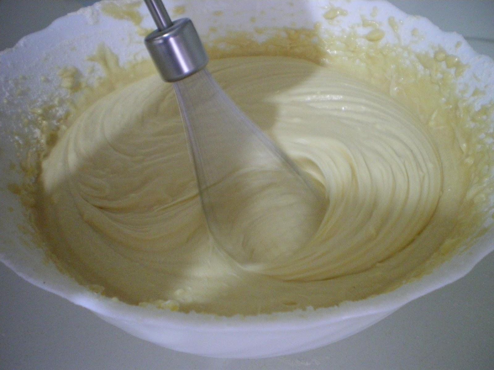 Corona de chocolate con guindas y pasas al kirsch Corona de chocolate con guindas y pasas al kirsch