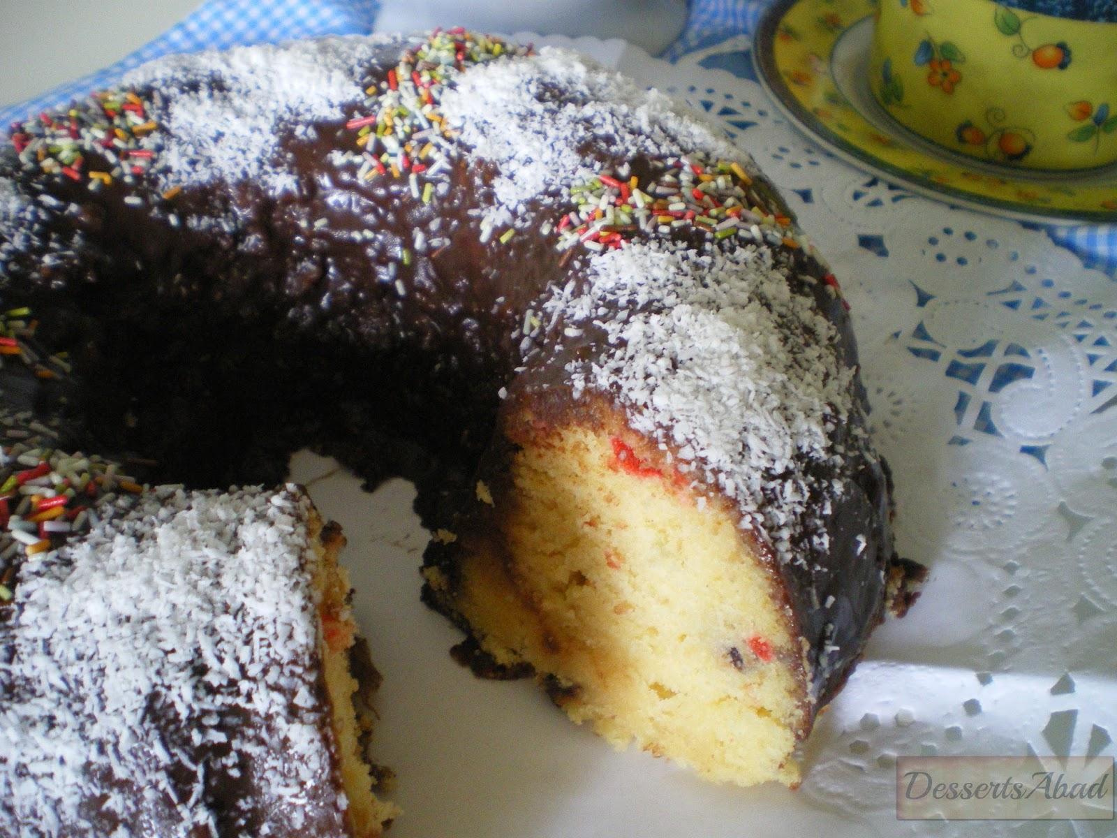 Corona de chocolate con guindas y pasas al kirsch Corona de chocolate con guindas y pasas al kirsch