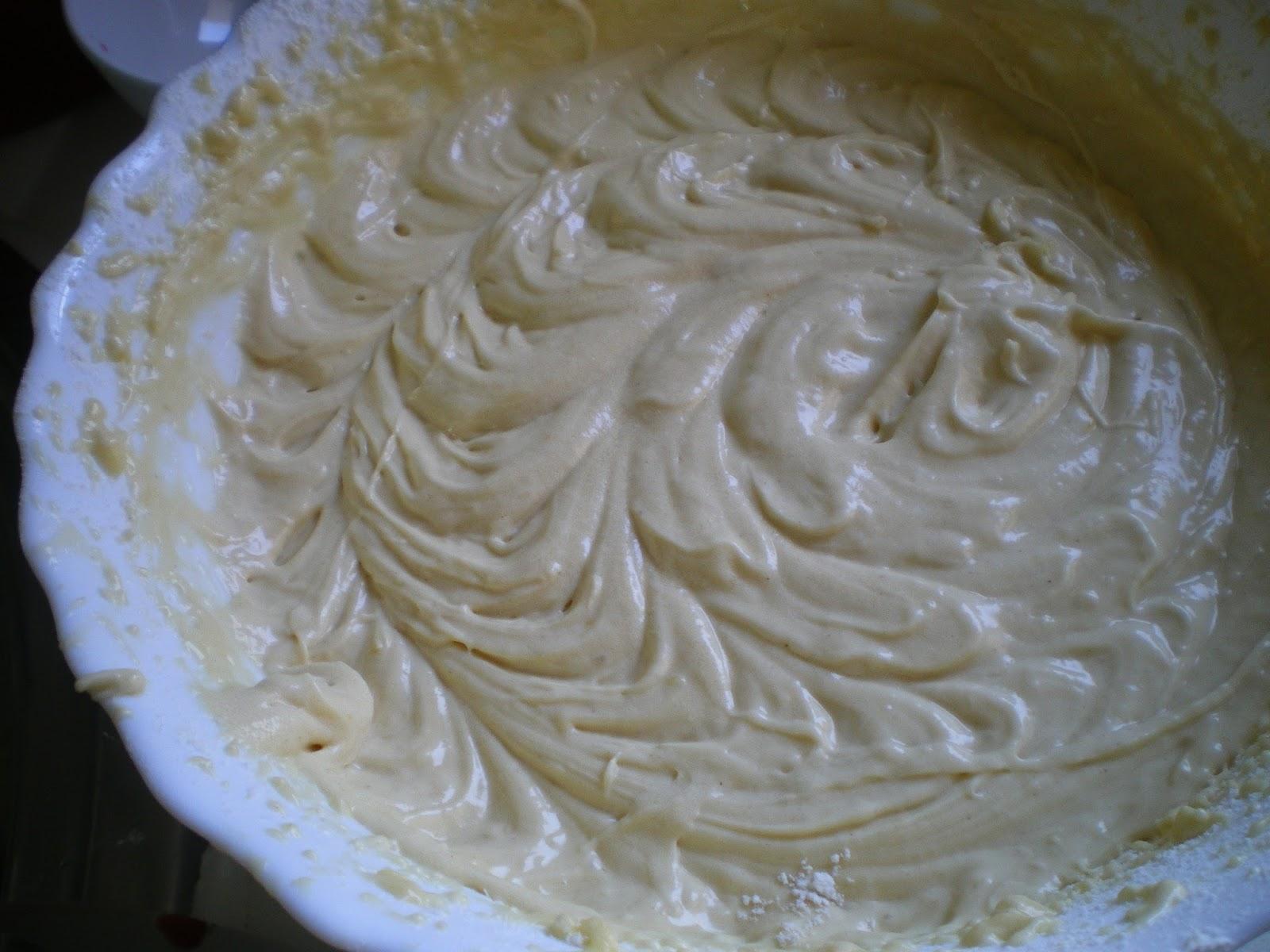 Corona de chocolate con guindas y pasas al kirsch Corona de chocolate con guindas y pasas al kirsch