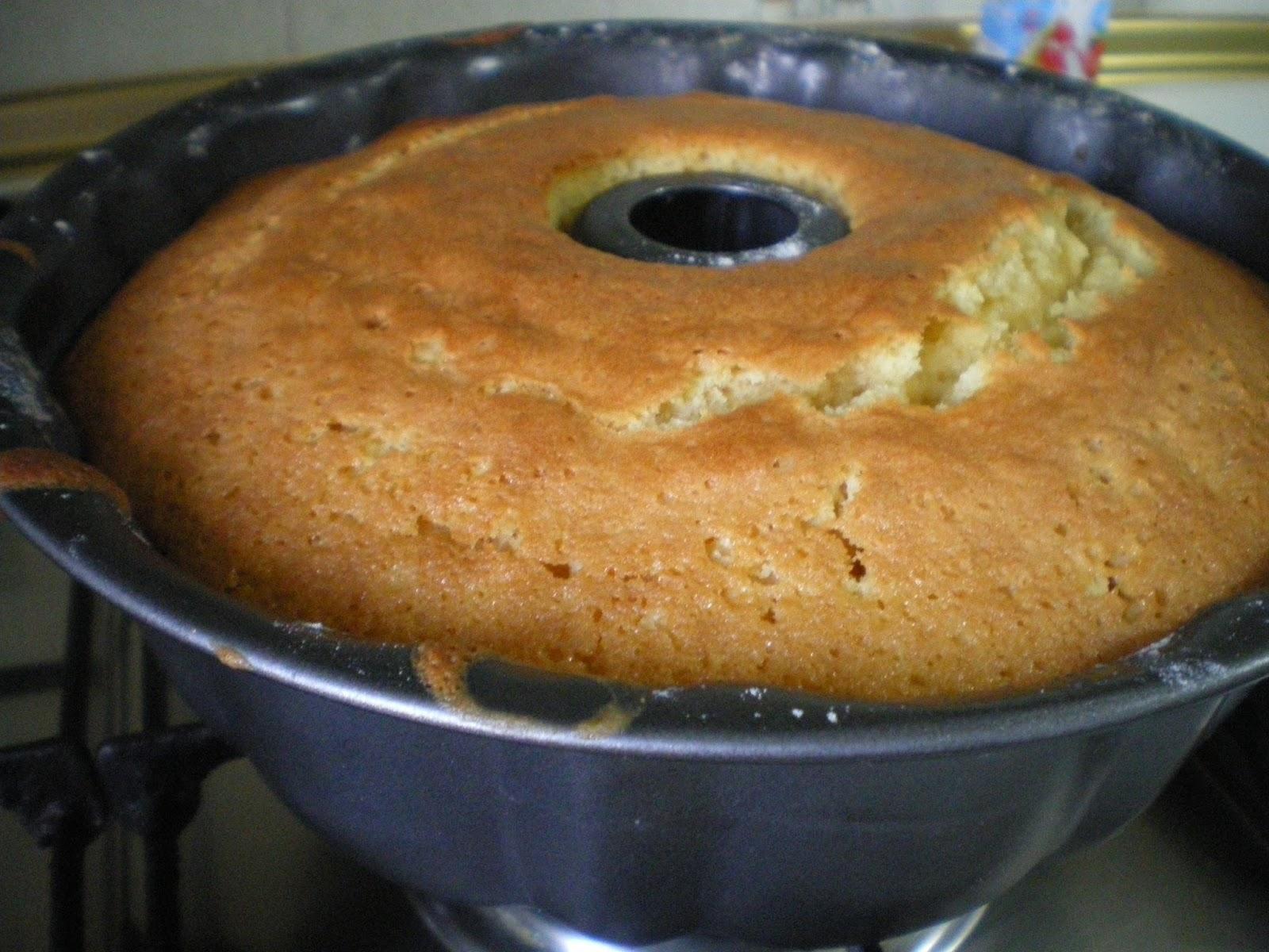 Corona de chocolate con guindas y pasas al kirsch Corona de chocolate con guindas y pasas al kirsch