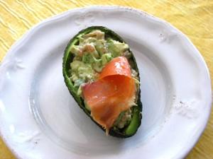 AGUACATE CON SALMÓN AGUACATE CON SALMÓN