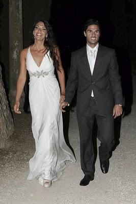 Lorena Bernal se casó con un vestido diseñado por Rosa Clará. El look de la novia Lorena Bernal se casó con un vestido diseñado por Rosa Clará. El look de la novia