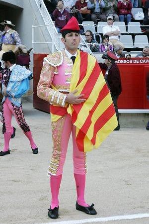 LA INDEPENDENCIA ENTRE SÍMBOLOS TAURINOS LA INDEPENDENCIA ENTRE SÍMBOLOS TAURINOS