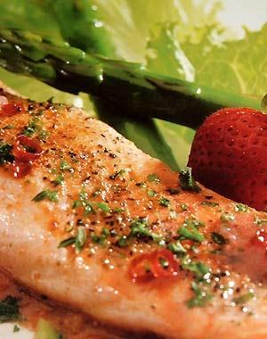 Salmón con vinagreta de fresa Salmón con vinagreta de fresa