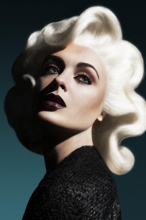 En NOIR la nueva Colección de LOLA Make UP LOLA Kiss me deadly