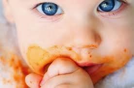 Los bebés aprenden a comer solos: Baby-led weaning