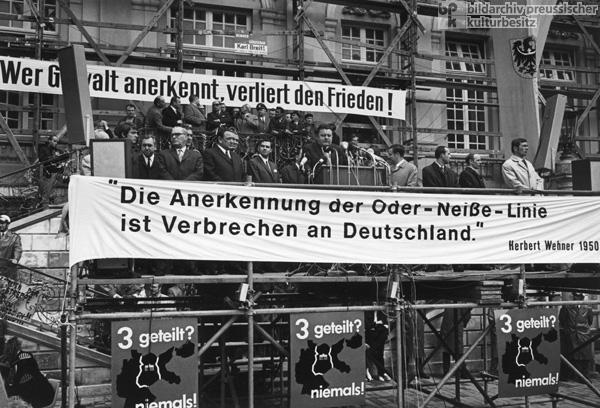 1970, WILLY BRANDT SE ARRODILLA EN VARSOVIA 1970, WILLY BRANDT SE ARRODILLA EN VARSOVIA