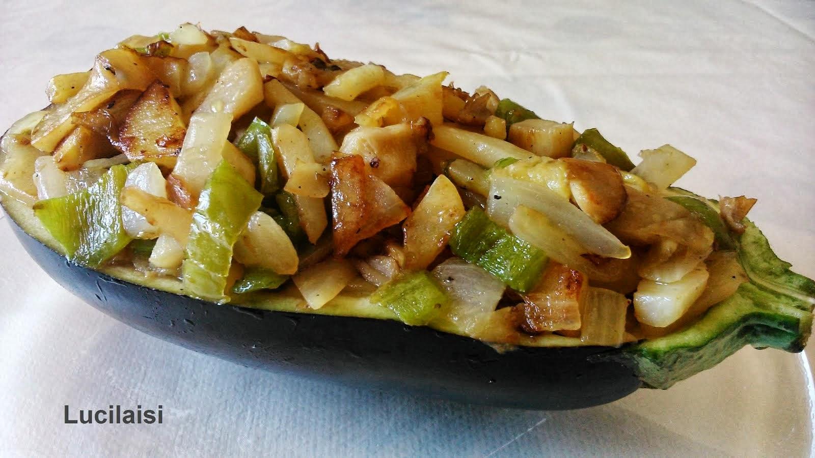 Berenjenas rellenas con setas, pimiento y cebolla Berenjenas rellenas con setas, pimiento y cebolla