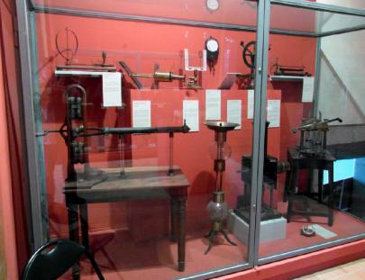 El gabinete de Física del Seminario de Santiago Gabinete de Física