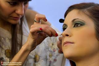 NUEVO VÍDEO DE MAQUILLAJE EN VERDE, DORADO Y BRONCE NUEVO VÍDEO DE MAQUILLAJE EN VERDE, DORADO Y BRONCE