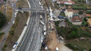 Vista aérea del lugar del accidente en Santiago de Compostela, 25 de julio de 2013. (REUTERS)