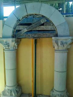 MONTAJE DE ARCO ROMÁNICO MONTAJE DE ARCO ROMÁNICO