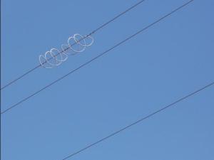 Normas de carácter técnico para las instalaciones eléctricas aéreas con objeto de proteger la avifauna. 25 de septiembre de 2013 LINEA CON BALIZAS SALVA PAJAROS megustaelmedionatural