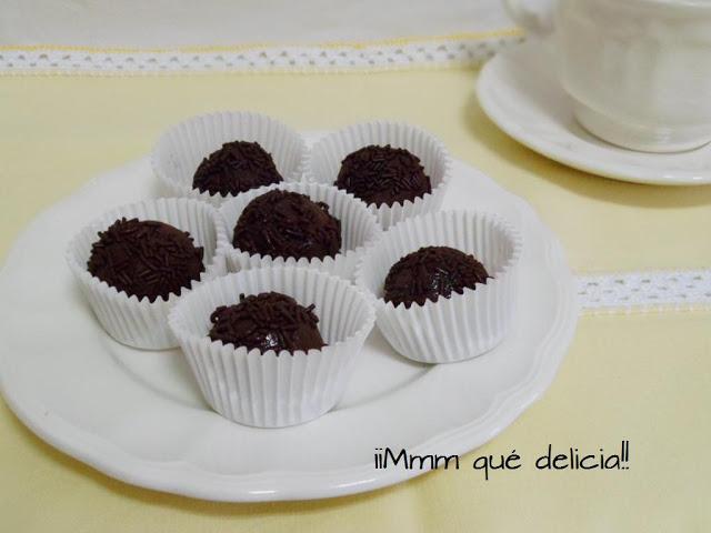 TRUFAS DE CHOCOLATE TRUFAS DE CHOCOLATE