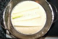 Confit de Pato Encebollado con Tempura de Calabacin Confit de Pato Encebollado con Tempura de Calabacin