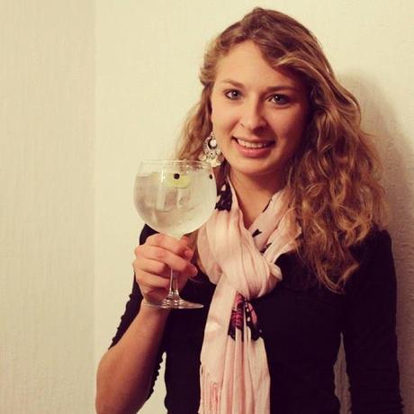 Gin Tonic (con Tanqueray) 1235266_218493111643698_779812654_n