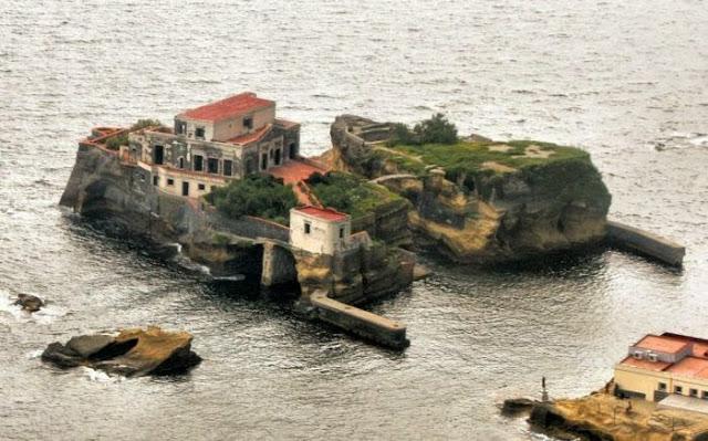 Gaiola, una isla maldita en Italia.