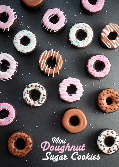Novedades para fiestas bigote y fiestas Halloween, y links que nos gustan galletas decoradas como donuts