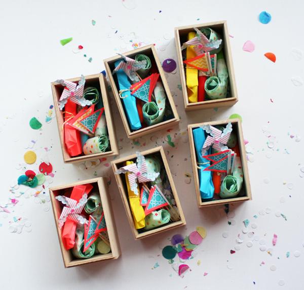 Novedades para fiestas bigote y fiestas Halloween, y links que nos gustan invitaciones para fiestas originales