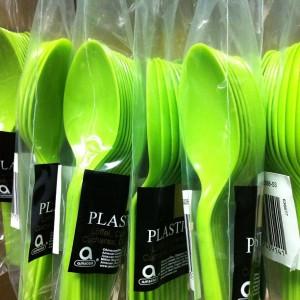 Novedades para fiestas bigote y fiestas Halloween, y links que nos gustan cucharas verdes
