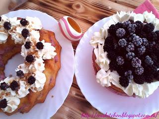 Tarta con mousse de moras y nata (y Dobby) Tarta con mousse de moras y nata (y Dobby)