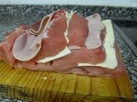 Lomo relleno con melocotones al romero Lomo relleno con melocotones al romero