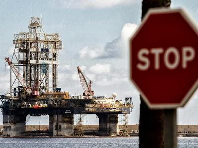 Florentino provoca terremotos por las inyecciones de gas en El Castor, otras prospecciones en la Costa andaluza y en Canarias y Jaque al Rey. Florentino provoca terremotos por las inyecciones de gas en El Castor, otras prospecciones en la Costa andaluza y en Canarias y Jaque al Rey.