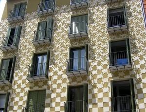 Una fachada con trampa Edificio inspirado en la obra de Escher, en Calle Conde Romanones 14, Madrid