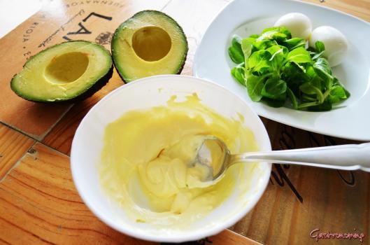 Sándwich de aguacate y huevo Sándwich de aguacate y huevo