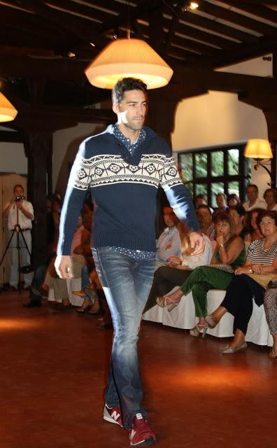 DESFILE ZETA SARÓN EN LA HOSTERIA DE CASTAÑEDA DESFILE ZETA SARÓN EN LA HOSTERIA DE CASTAÑEDA