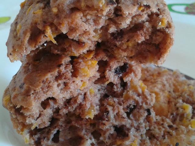 MUFFINS DE CEREAL CON MELOCOTÓN Y CHOCOLATE MUFFINS DE CEREAL CON MELOCOTÓN Y CHOCOLATE