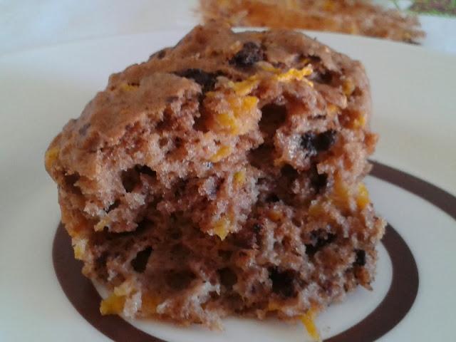 MUFFINS DE CEREAL CON MELOCOTÓN Y CHOCOLATE MUFFINS DE CEREAL CON MELOCOTÓN Y CHOCOLATE