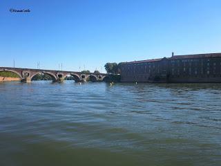 Vistas del río Garona, Toulouse, Polidas chamineras