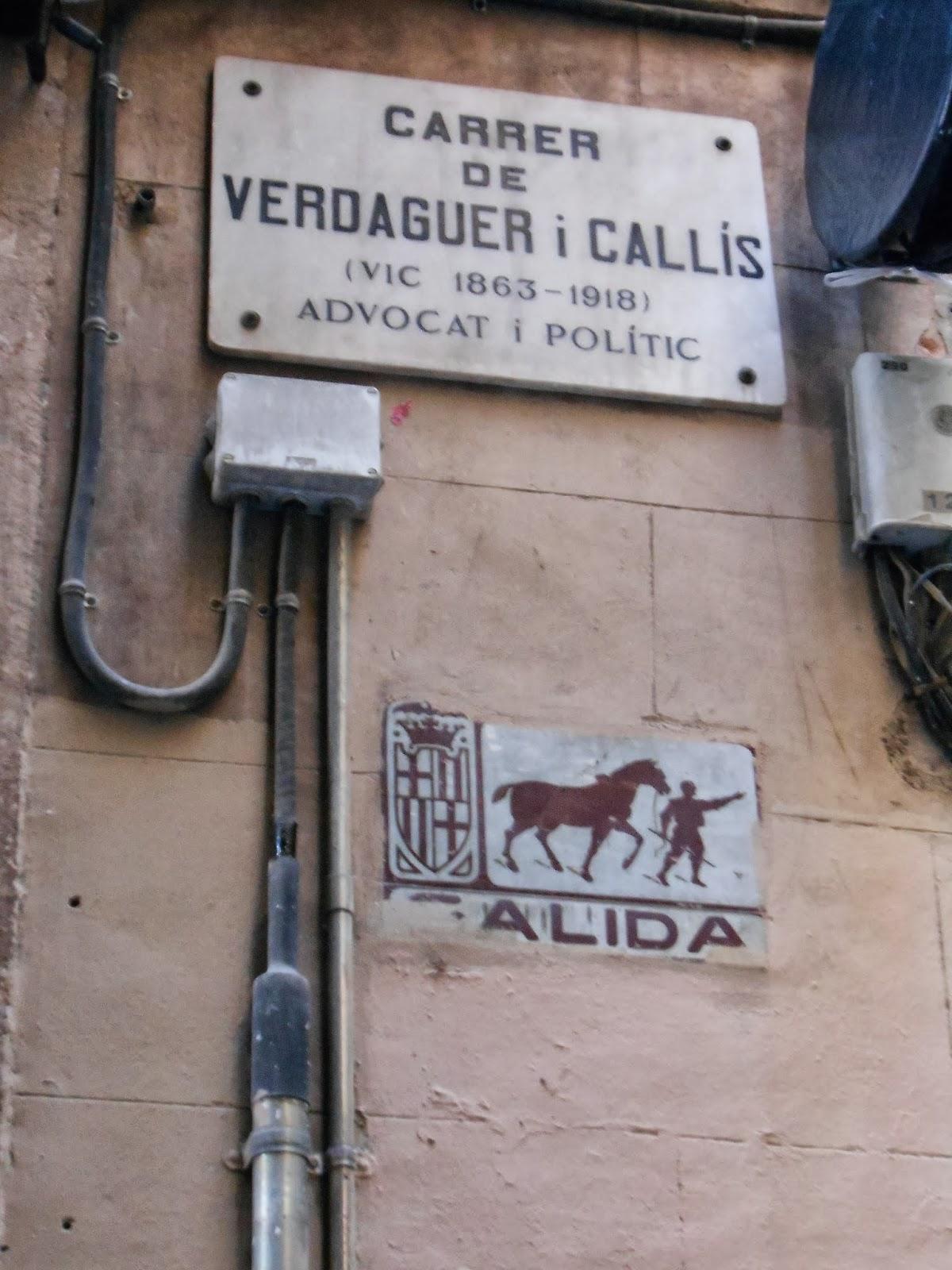 FUENTE Y POZO, EN L'ANTIC TEATRE, C/ DE VERDAGUER I CALLÍS, BARCELONA ...3-10-2013... FUENTE Y POZO, EN L'ANTIC TEATRE, C/ DE VERDAGUER I CALLÍS, BARCELONA ...3-10-2013...