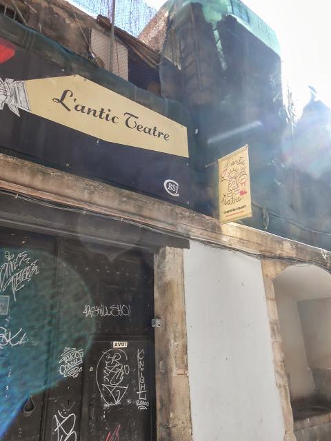 FUENTE Y POZO, EN L'ANTIC TEATRE, C/ DE VERDAGUER I CALLÍS, BARCELONA ...3-10-2013... FUENTE Y POZO, EN L'ANTIC TEATRE, C/ DE VERDAGUER I CALLÍS, BARCELONA ...3-10-2013...