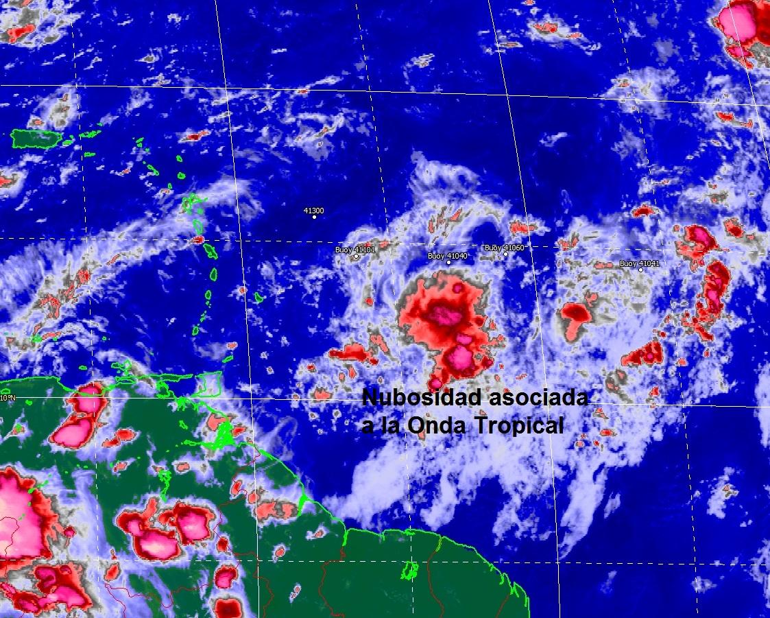Imagen Infrarroja de la nubosidad asociada a la Onda Tropical al Este de Antillas Menores