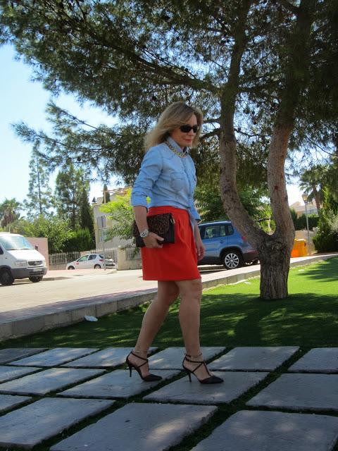 LOOK256-4.10.20137:30CAMISA VAQUERA.¿Qué tal amiga?Ya por... LOOK256-4.10.20137:30CAMISA VAQUERA.¿Qué tal amiga?Ya por...