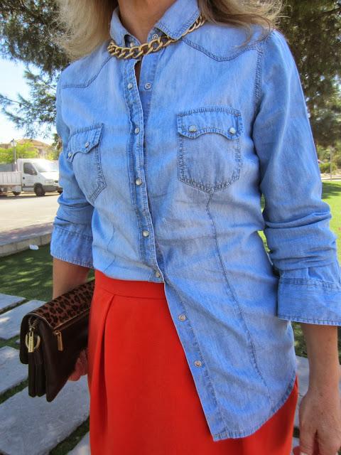 LOOK256-4.10.20137:30CAMISA VAQUERA.¿Qué tal amiga?Ya por... LOOK256-4.10.20137:30CAMISA VAQUERA.¿Qué tal amiga?Ya por...