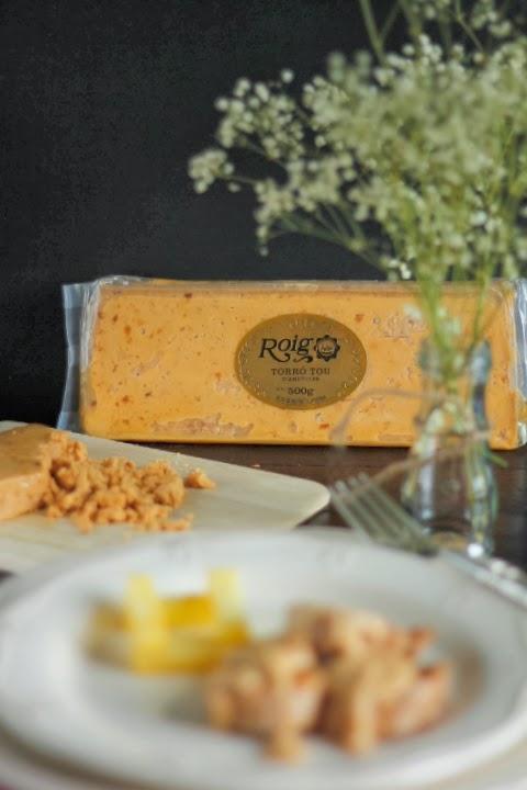 Solomillo de cerdo flambeado con salsa de turrón de agramunt al moscatel acompañado de patatas puente nuevo Solomillo de cerdo flambeado con salsa de turrón de agramunt al moscatel acompañado de patatas puente nuevo