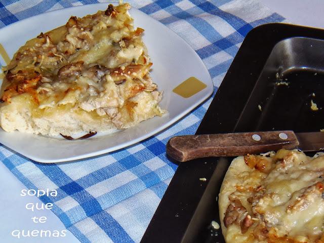 FOCACCIA DE ROMERO CON POLLO Y CEBOLLA