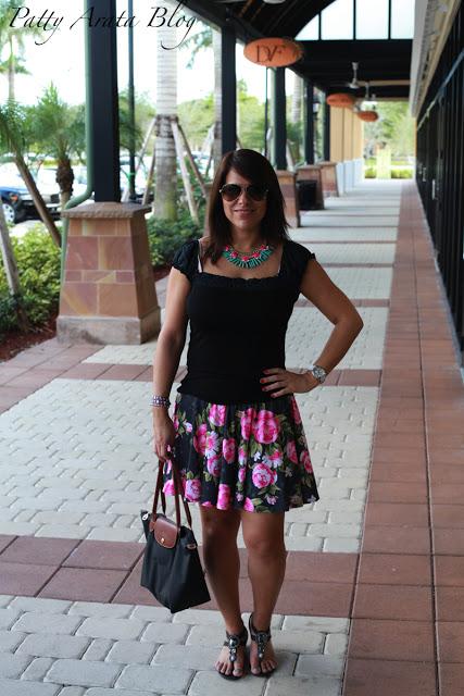 Mis looks - Casual para el verano - Falda floreada Mis looks - Casual para el verano - Falda floreada