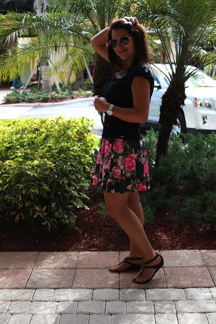 Mis looks - Casual para el verano - Falda floreada Mis looks - Casual para el verano - Falda floreada