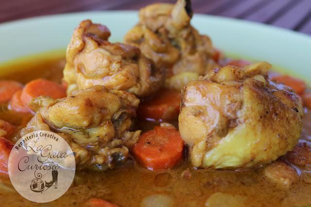 POLLO AL CURRY CON LECHE DE COCO