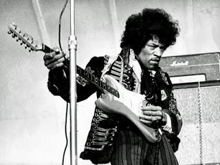Jimi Hendrix sus comienzos y su conversión en genio de la guitarra eléctrica