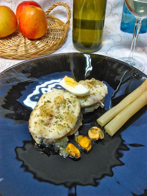 MERLUZA CON ESPÁRRAGOS MERLUZA CON ESPÁRRAGOS