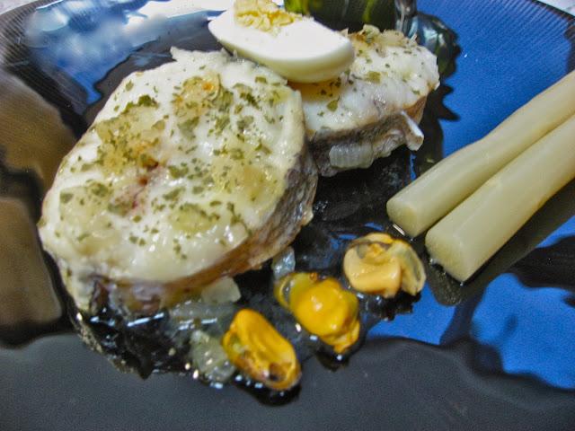 MERLUZA CON ESPÁRRAGOS MERLUZA CON ESPÁRRAGOS